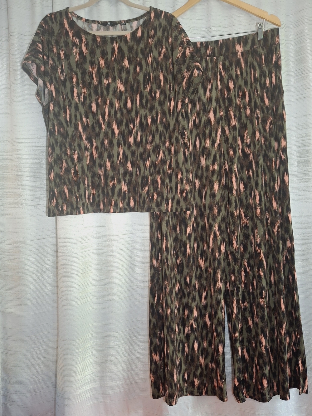 G by Giuliana Olive, Black and Blush Abstract Print Top And Bottom Large Tall